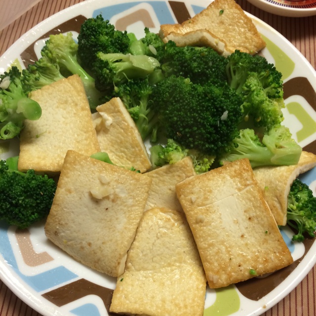 西兰花炒豆腐
