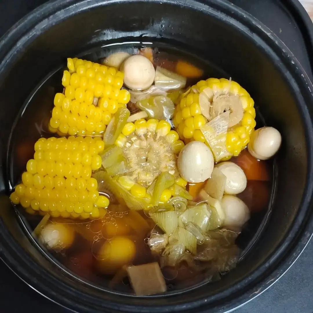 连吃三碗的玉米山药排骨汤