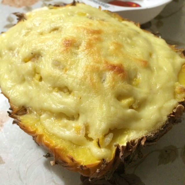 菠萝大虾焗饭