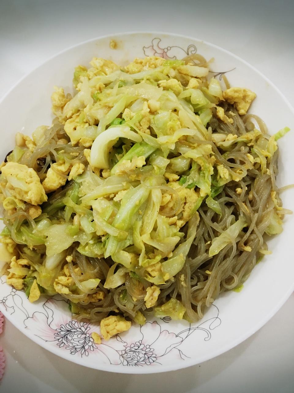 包菜粉丝炒鸡蛋