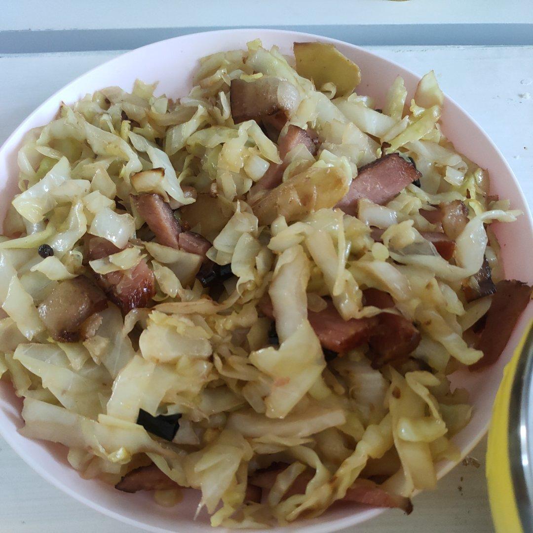 卷心菜炒腊肉