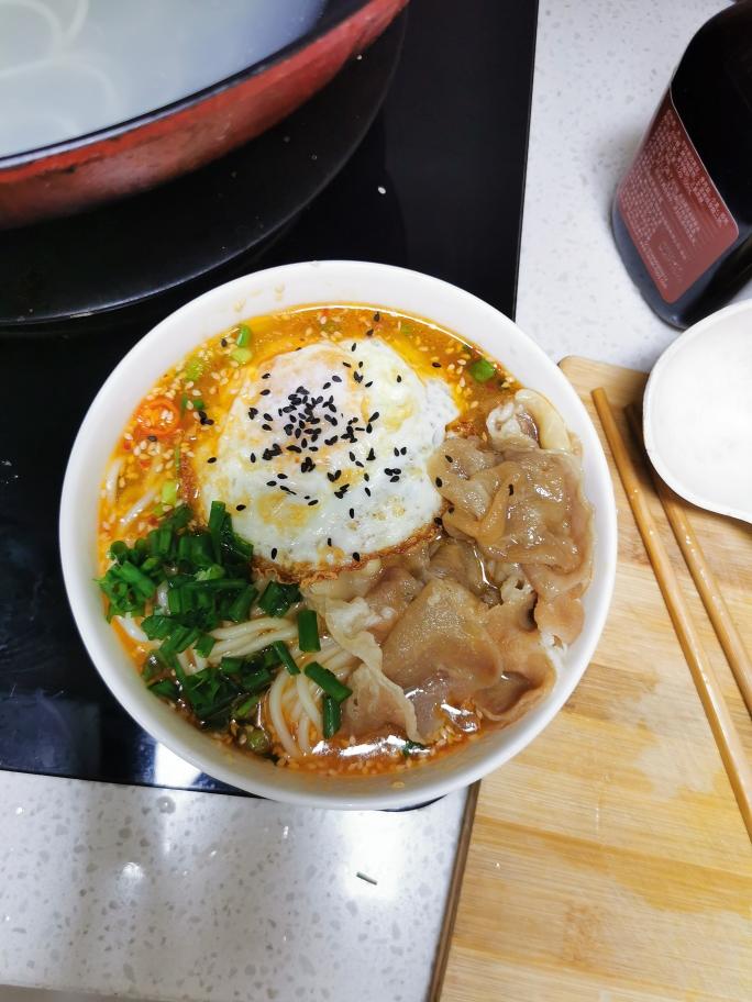酸辣牛肉面