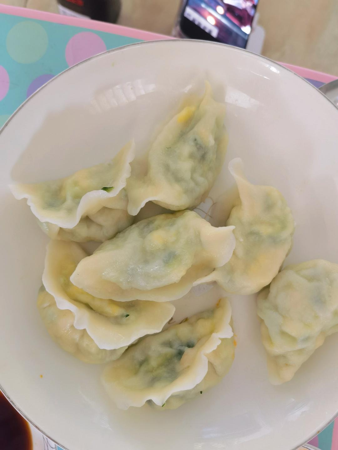 清淡的黄瓜鸡蛋水饺