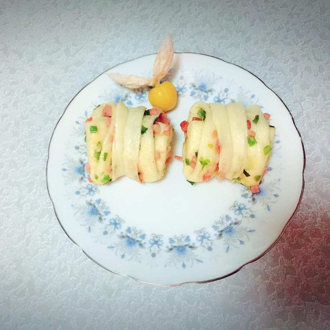最好吃的火腿葱香花卷—附让葱不变黄的小窍门