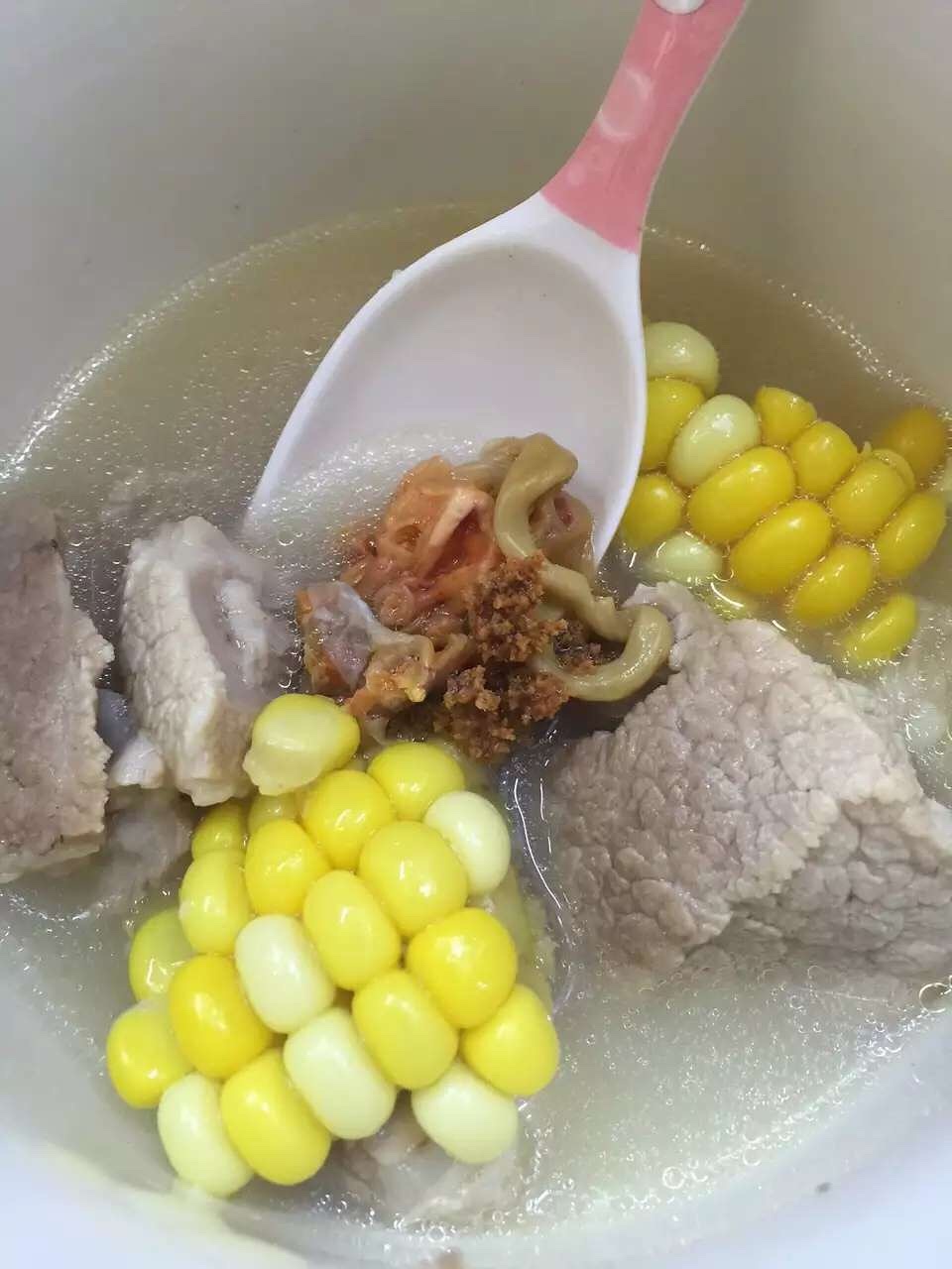 海参花玉米瘦肉汤的做法