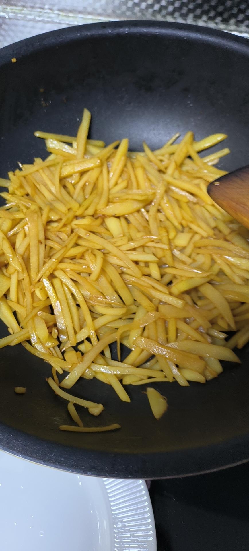 酸辣土豆丝的家常做法 超级下饭