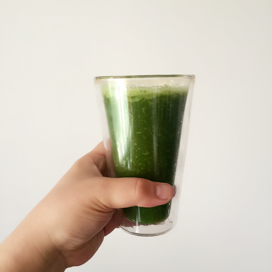 自制hey juice排毒果蔬汁。