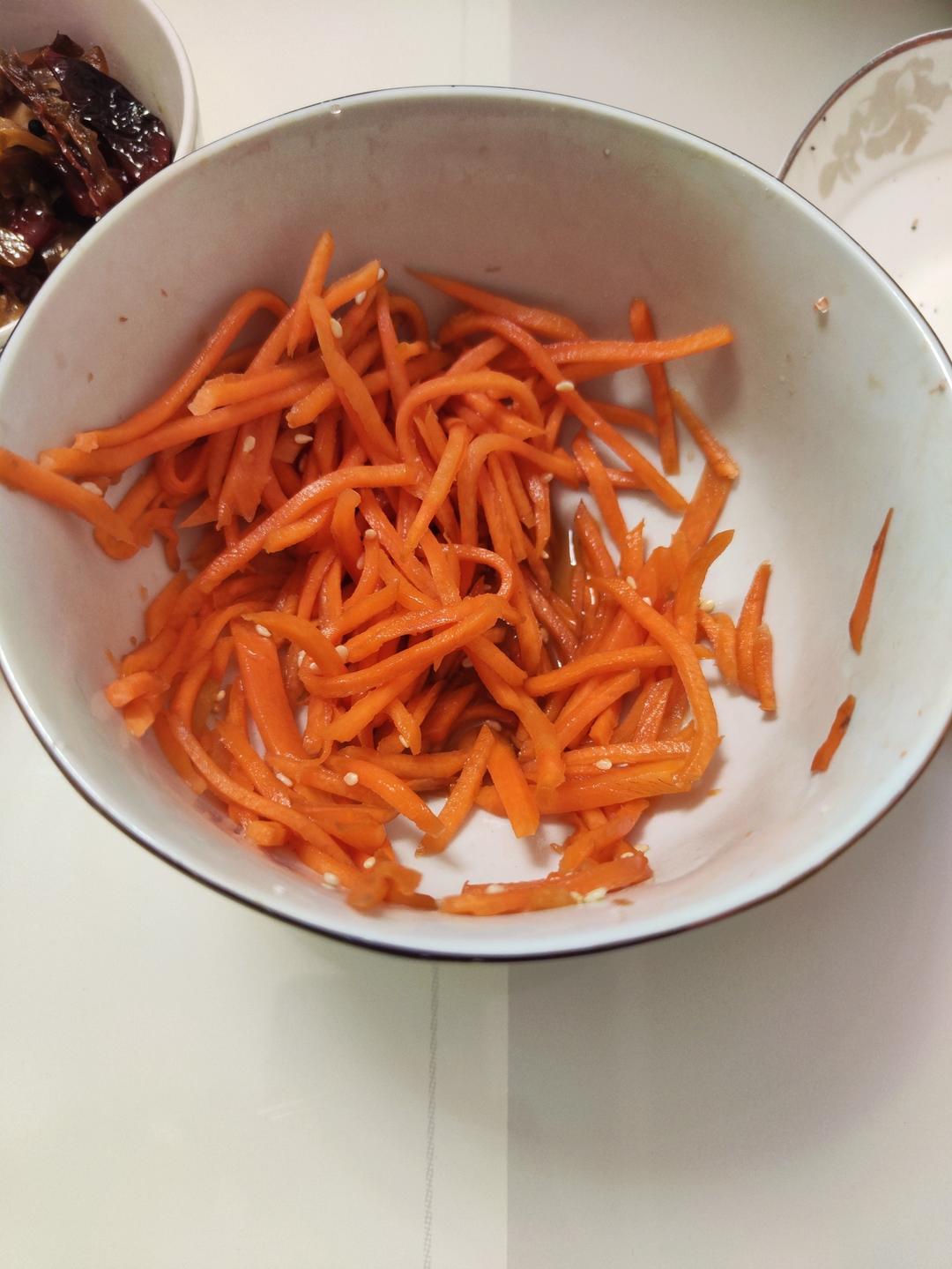 凉拌胡萝卜