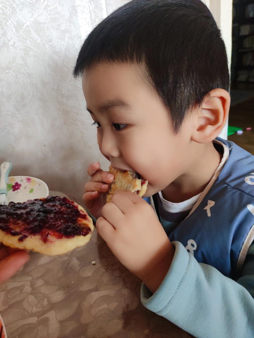 磨完了的豆渣不要扔❗❗外脆里嫩口感饱满的豆渣饼，邻居家的孩子都馋哭了🤓