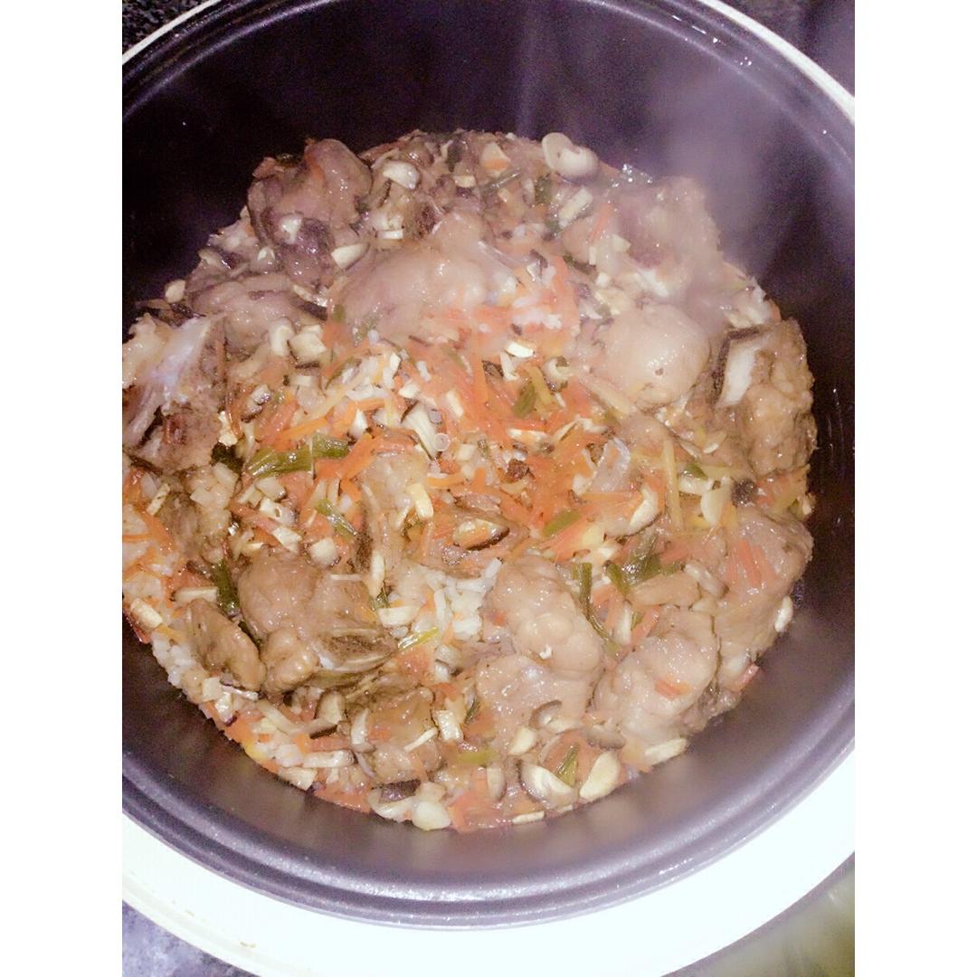 喷香排骨焖饭（爆好吃）