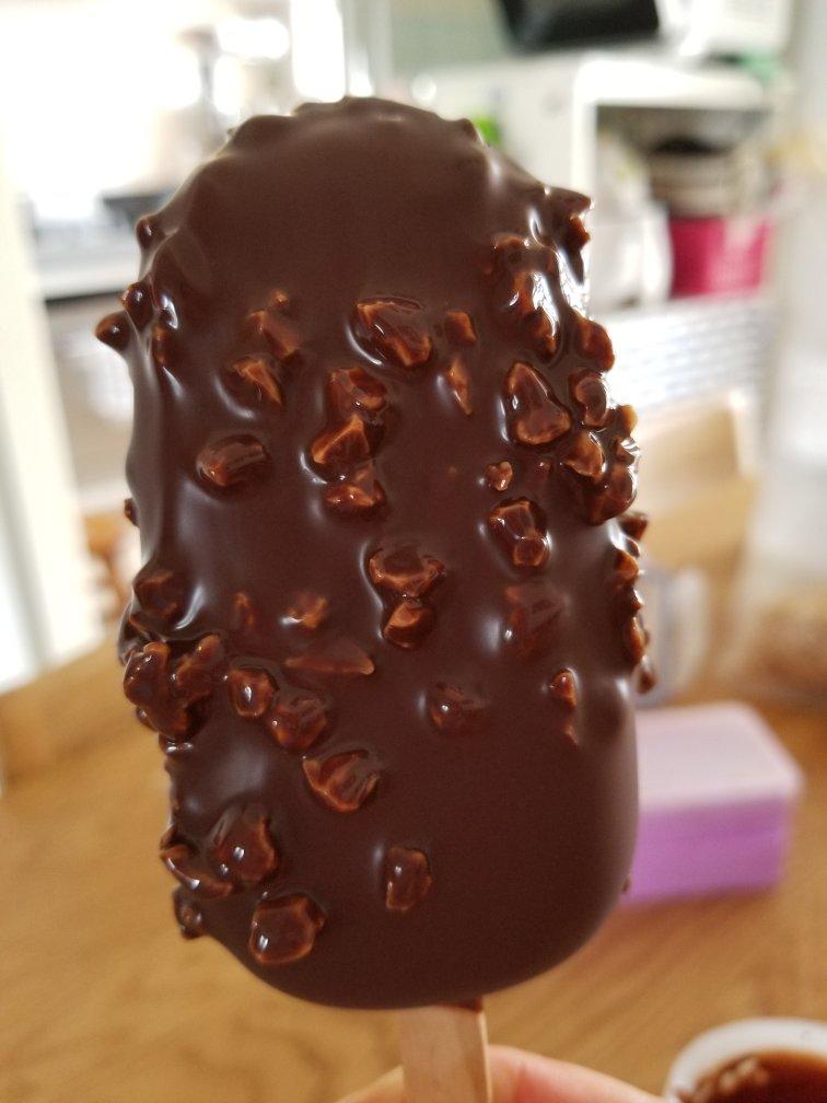 fengkitty做的秒杀梦龙:4款巧克力脆皮雪糕(香草白巧 & 甜酒黑巧 &