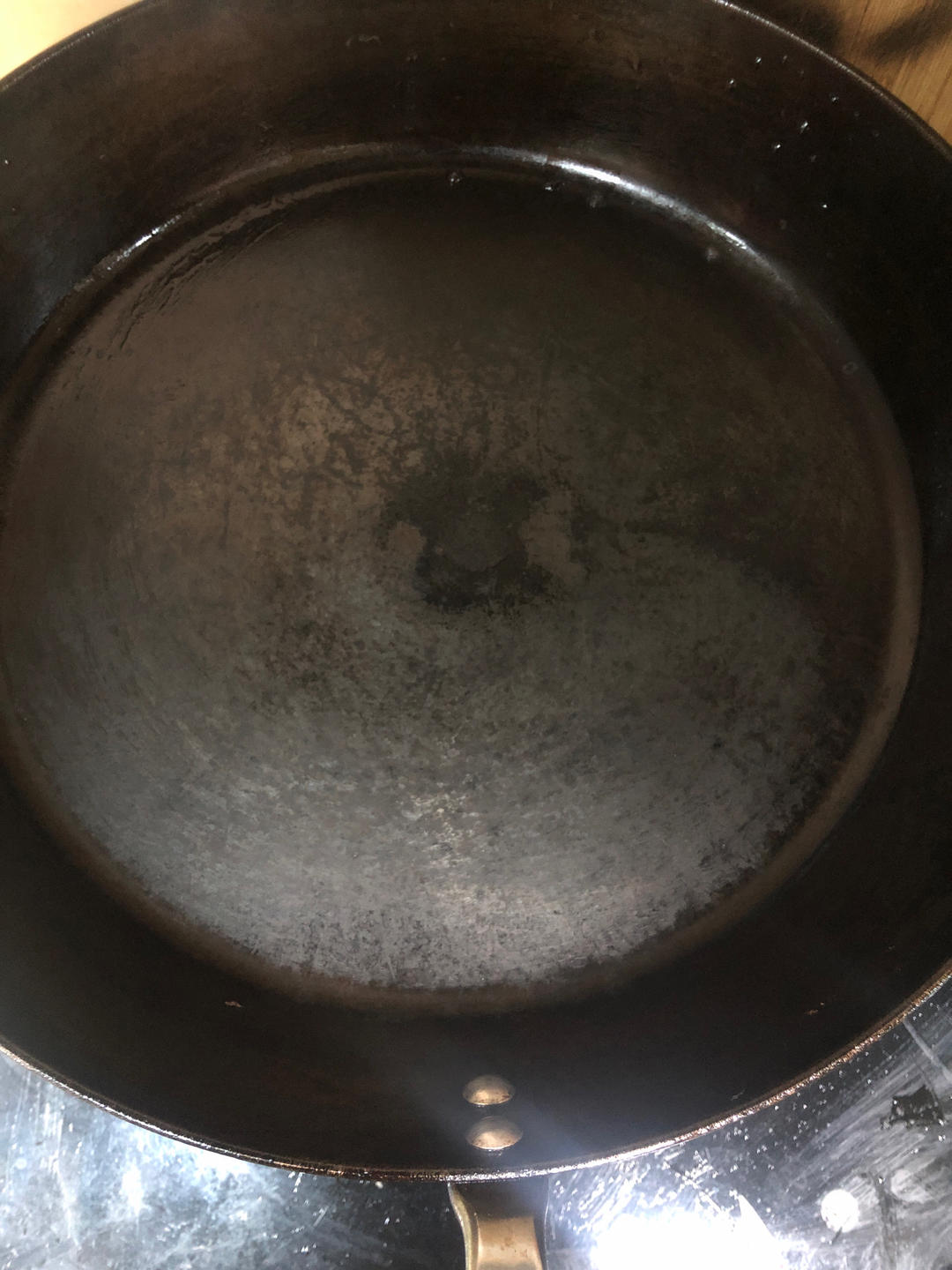 厨师长教你：“生锈的铁锅如何翻新”，这个技巧很实用，先收藏了