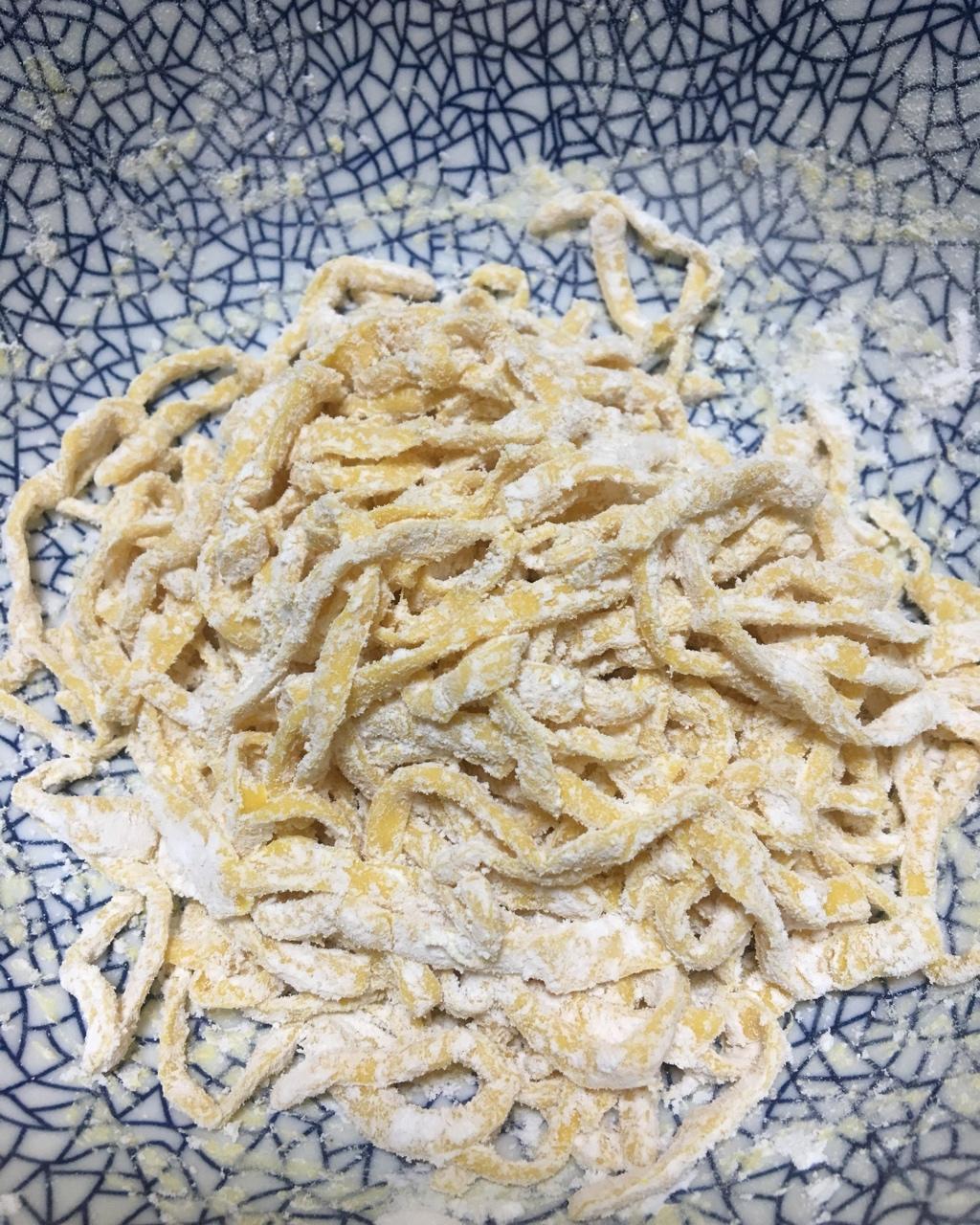 快手纯手工擀面条