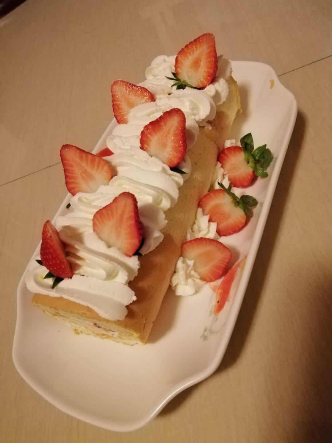 烫面草莓蛋糕卷