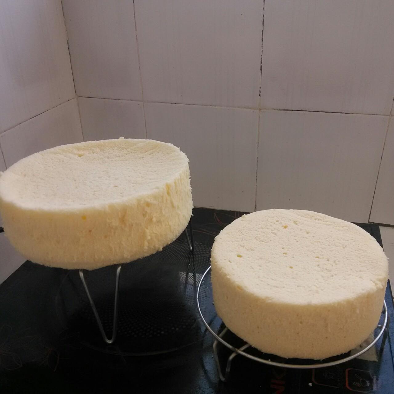 蒸蛋糕(6寸2蛋戚风)（普通面粉 不需要苏打或泡打粉）的做法