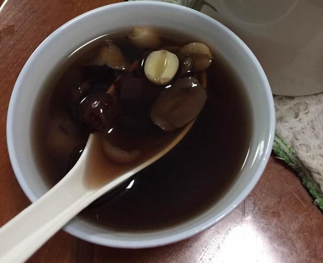 红枣莲子黑豆汤