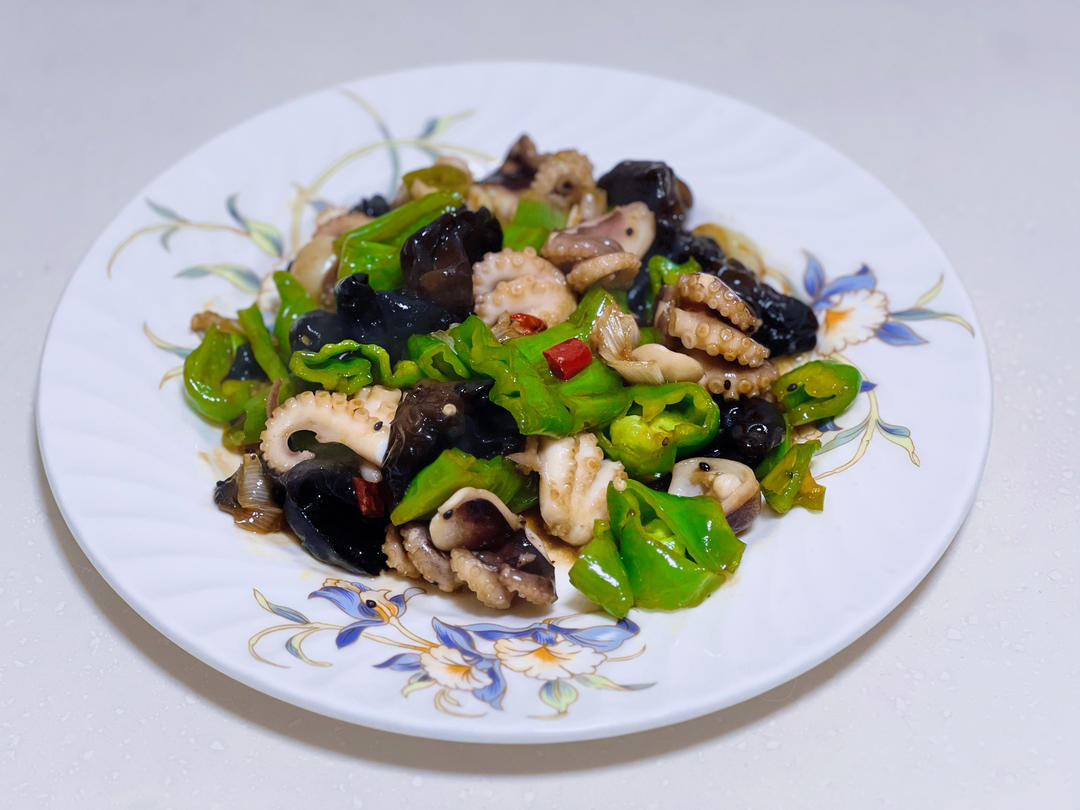 爆炒青椒鲜墨鱼🦑