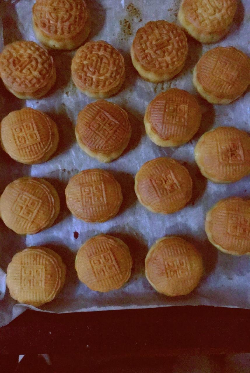 广式月饼—蛋黄莲蓉月饼