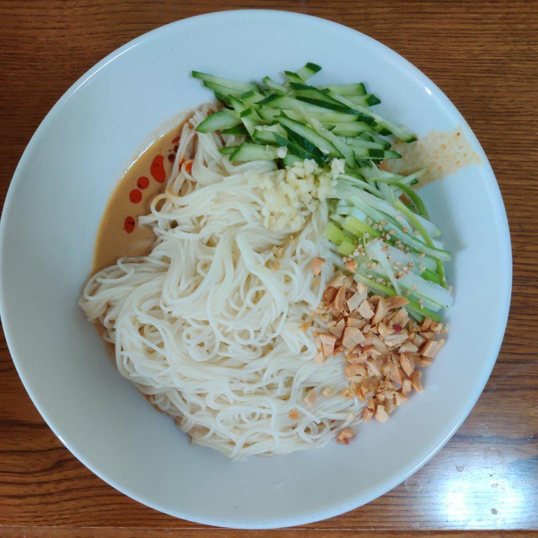 芝麻酱凉拌面