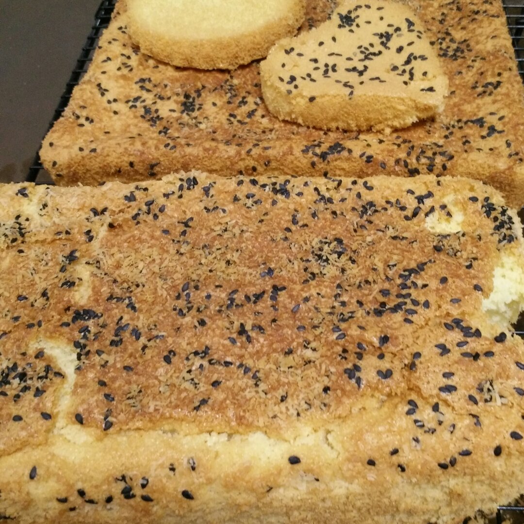 不塌不裂超完美的分蛋法八寸戚风蛋糕