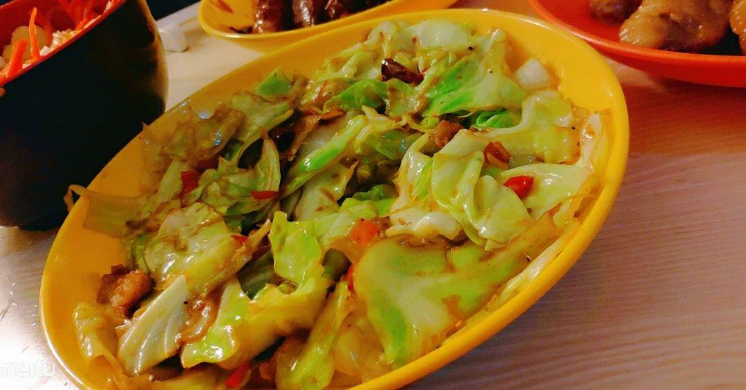 五花肉炒手撕包菜
