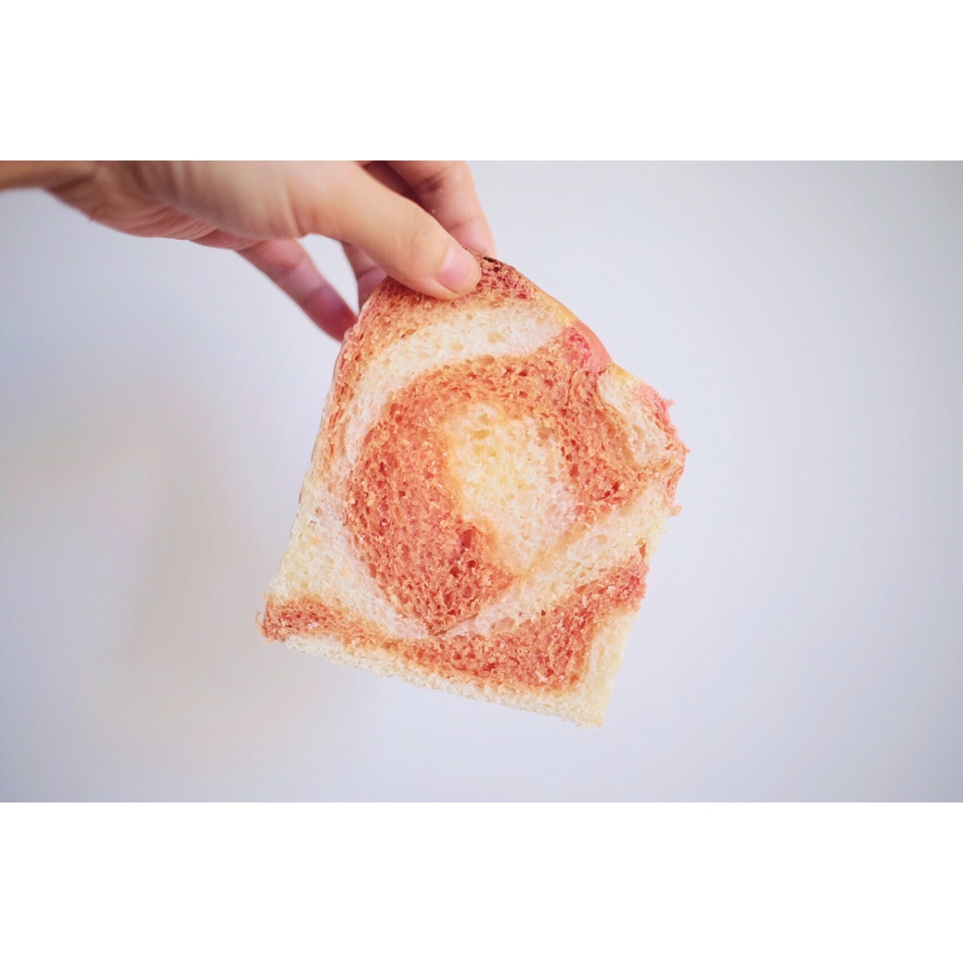 甜菜根双色吐司
