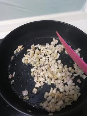肉丁蛋炒饭（我家小学生很爱吃的）的做法 步骤6
