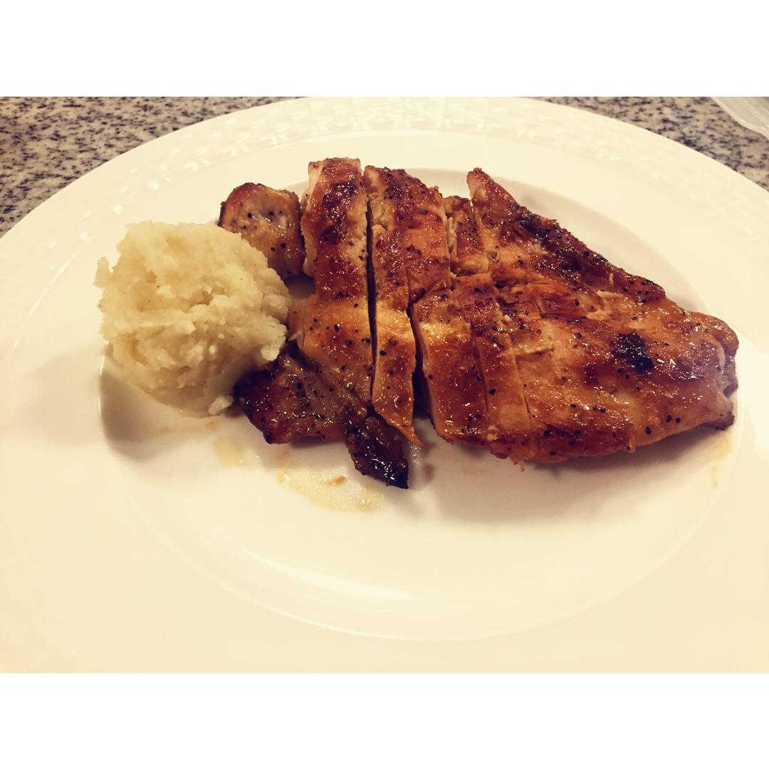 酷炫屌炸天好吃的煎鸡胸肉（香蒜蜂蜜煎鸡胸肉）