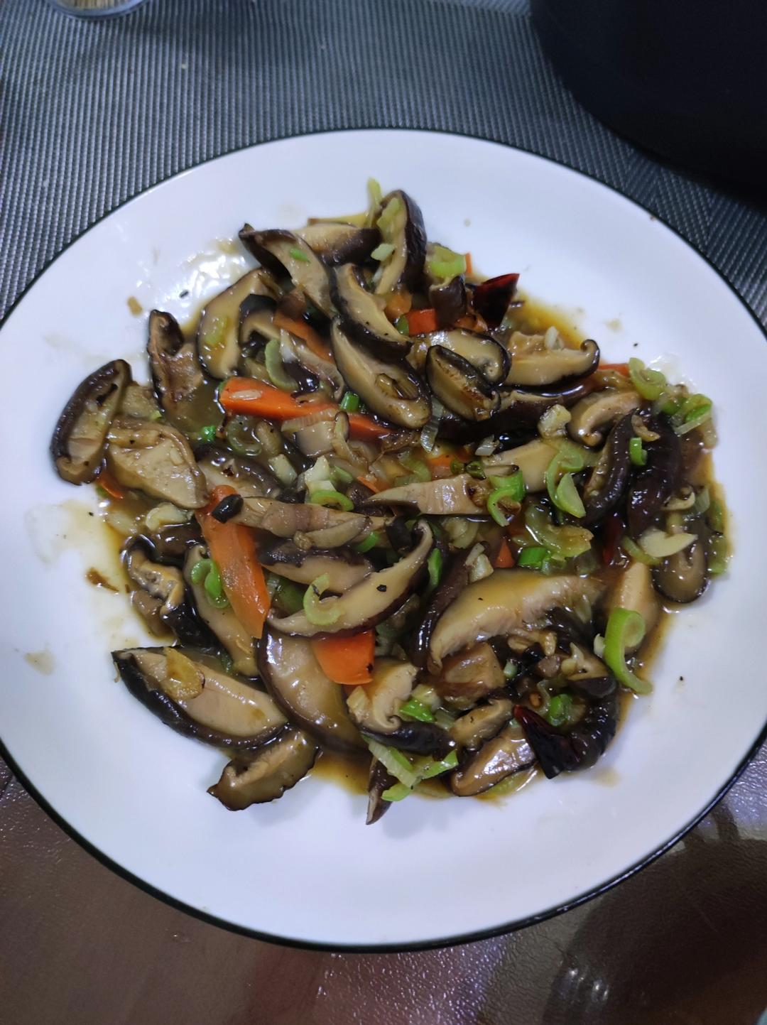 素炒干香菇