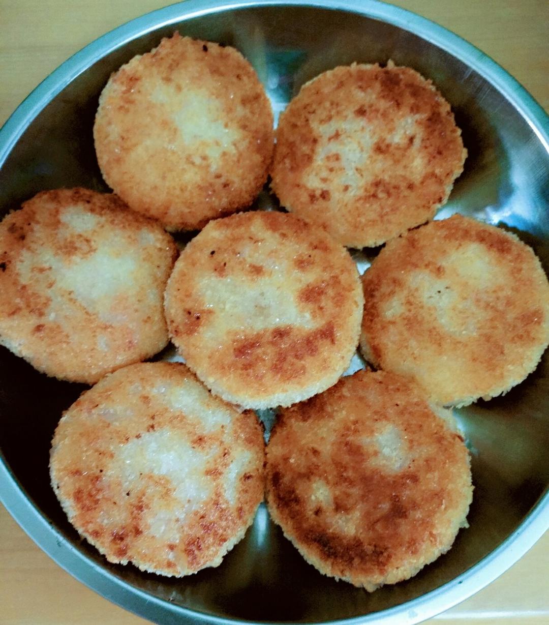 可乐饼 （肉末洋葱土豆饼）
