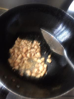 玉米豌豆胡萝卜鸡丁  简单下饭的做法 步骤3