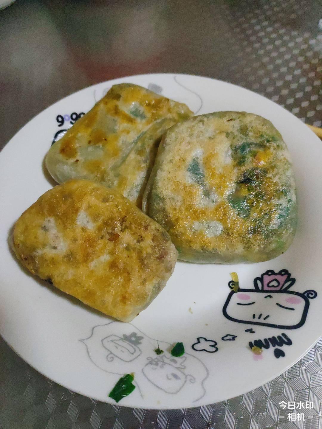 吹弹可破的韭菜盒子