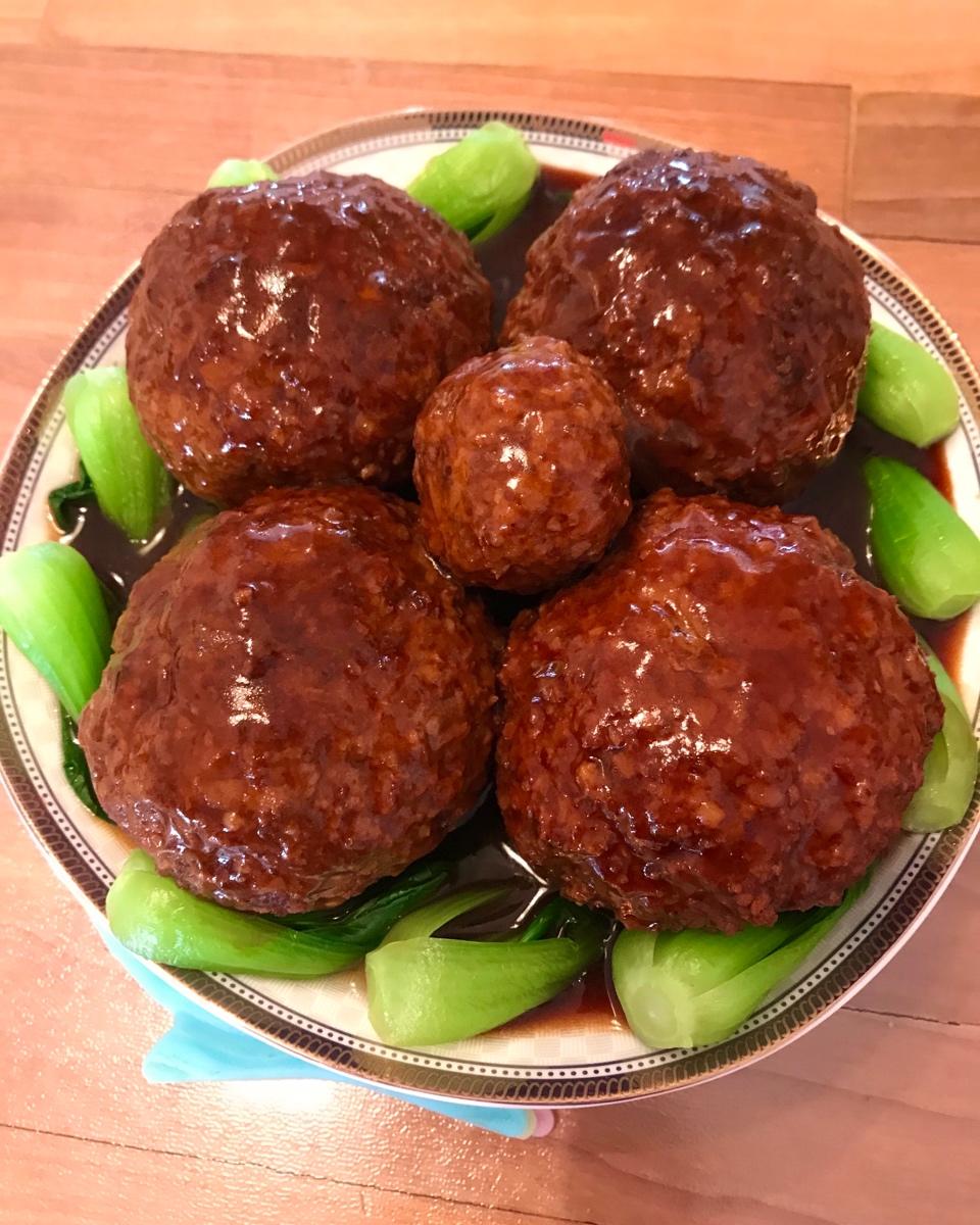 四喜丸子/红烧狮子头 Chinese Meatballs