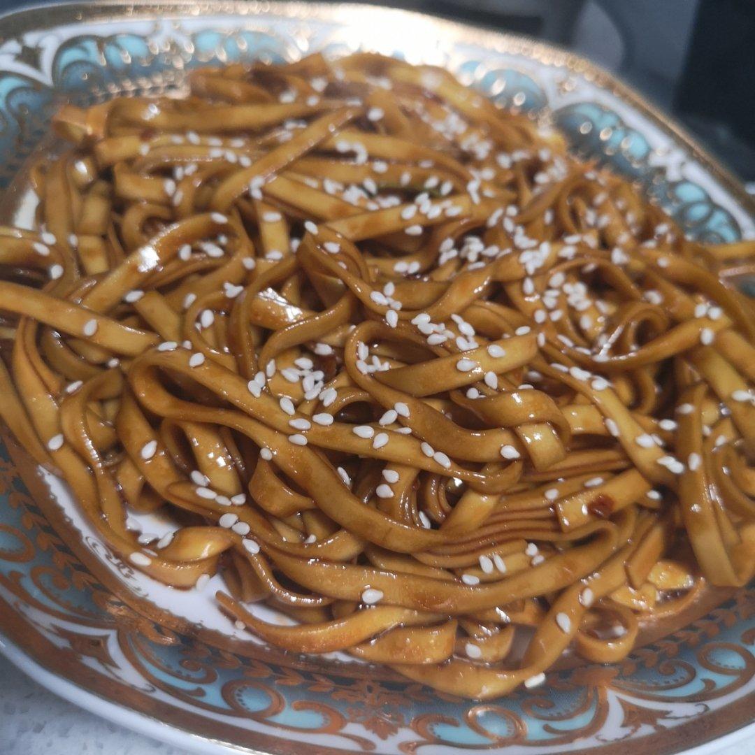 10分钟搞定的一碗葱油拌面
