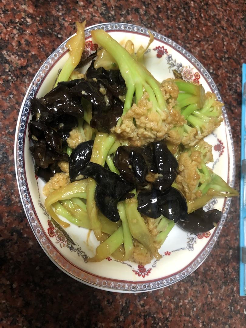 香甜低脂好吃到飞起-花菜木耳炒鸡蛋