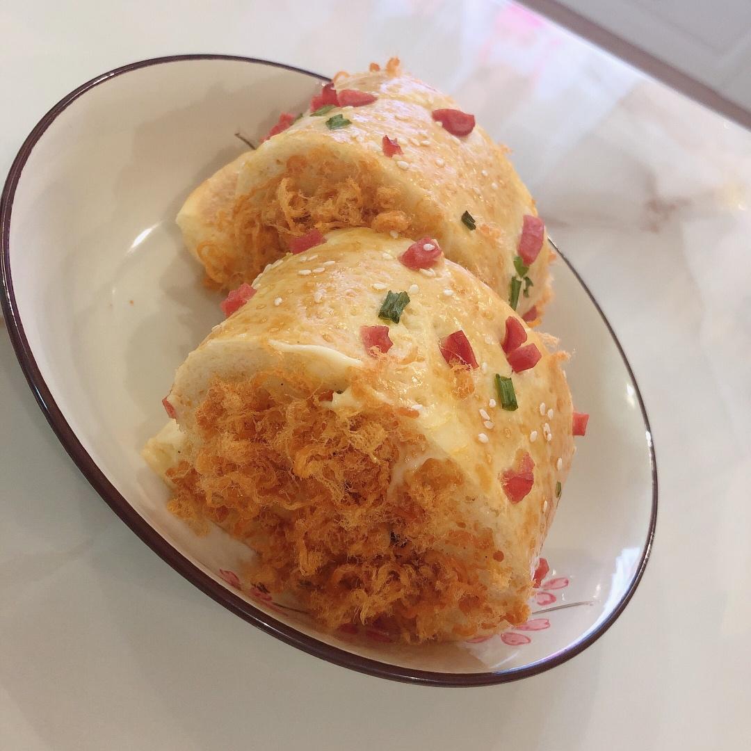 香喷喷的肉松面包卷，来试试吧！