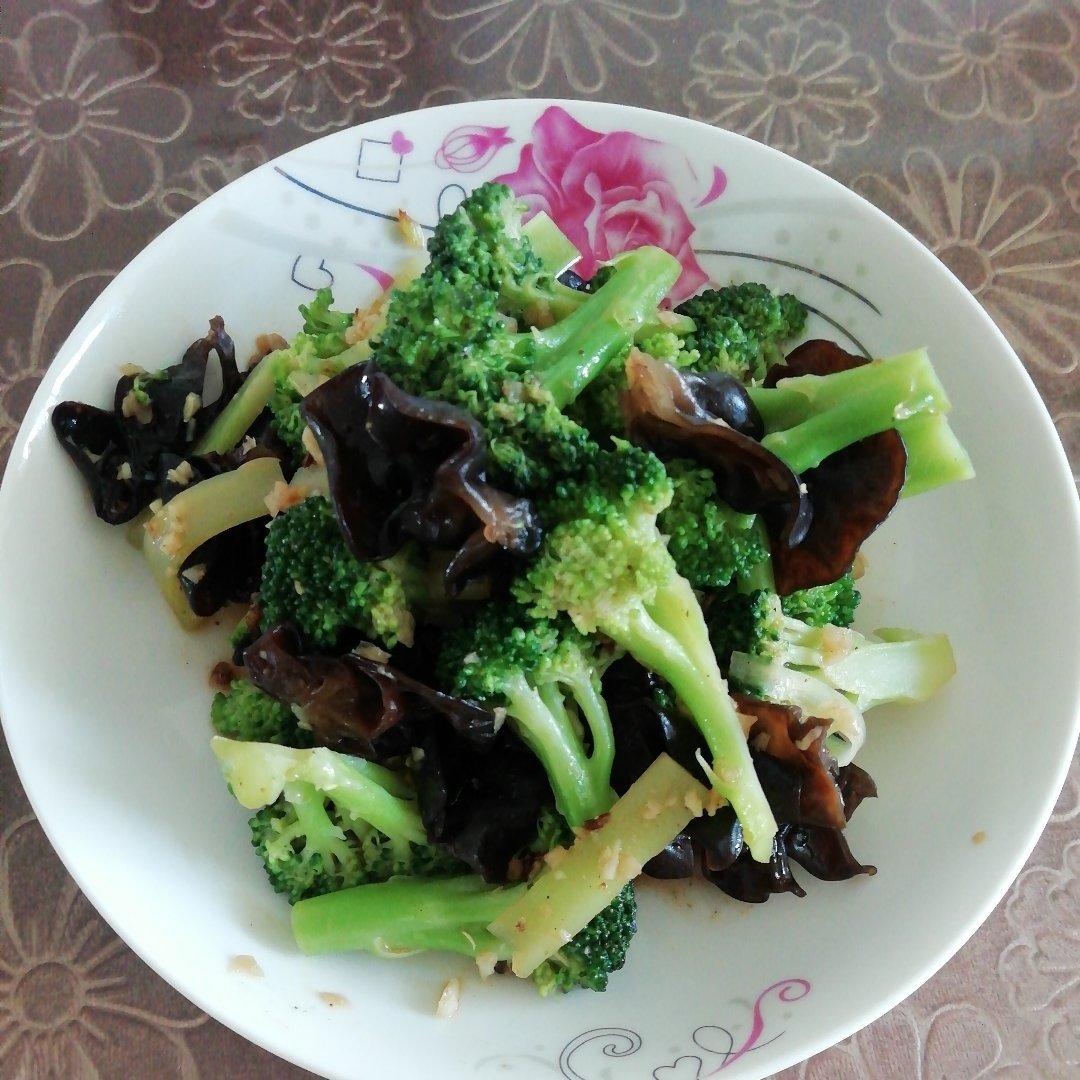 凉拌西兰花-辣的