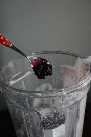 蓝莓奶昔的做法 步骤7