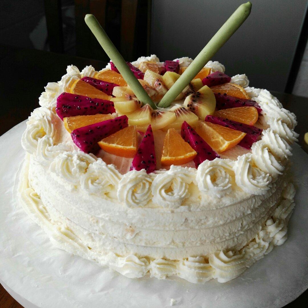 奶油水果装饰蛋糕