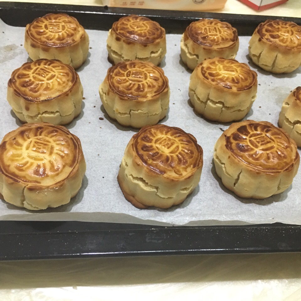 纯白莲蓉月饼