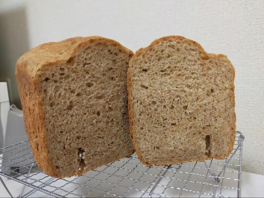 身体に優しい全粒粉100%の食パン