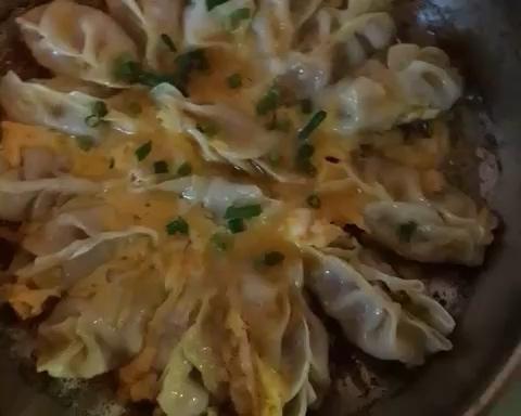 鸡蛋烤饺的做法