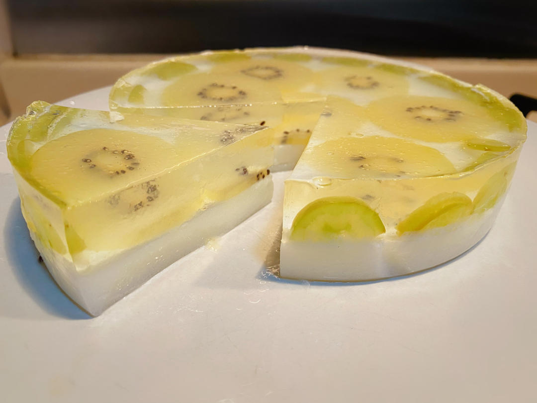 lingnalee做的水果果冻蛋糕白凉粉