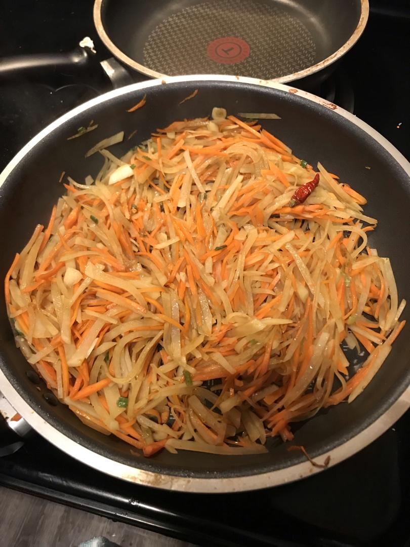 炒胡萝卜土豆丝