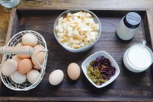 鸡蛋布丁吐司杯💕吐司的花样吃法的做法 步骤1