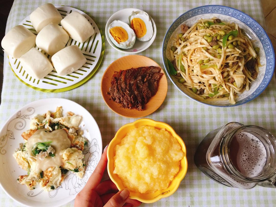 每天，叫醒我的是早餐