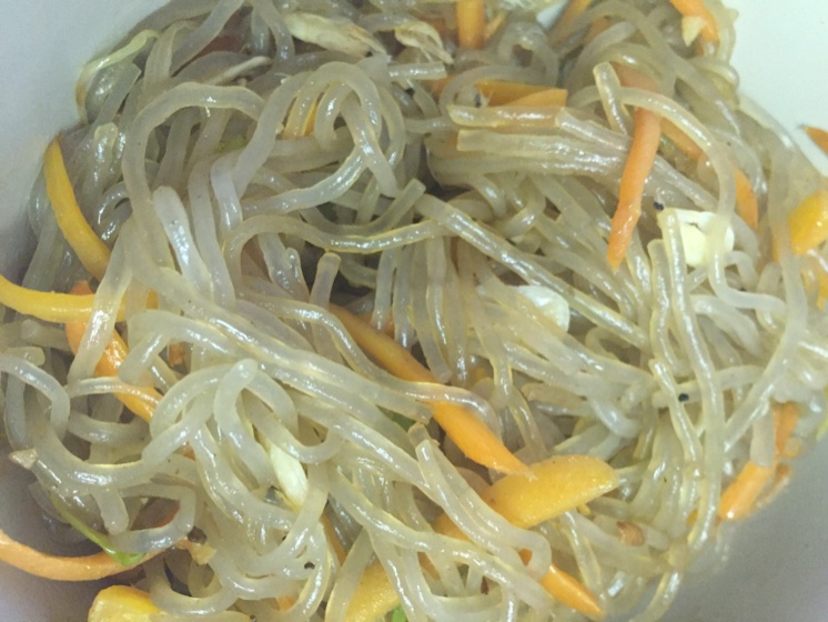 包菜粉丝炒鸡蛋