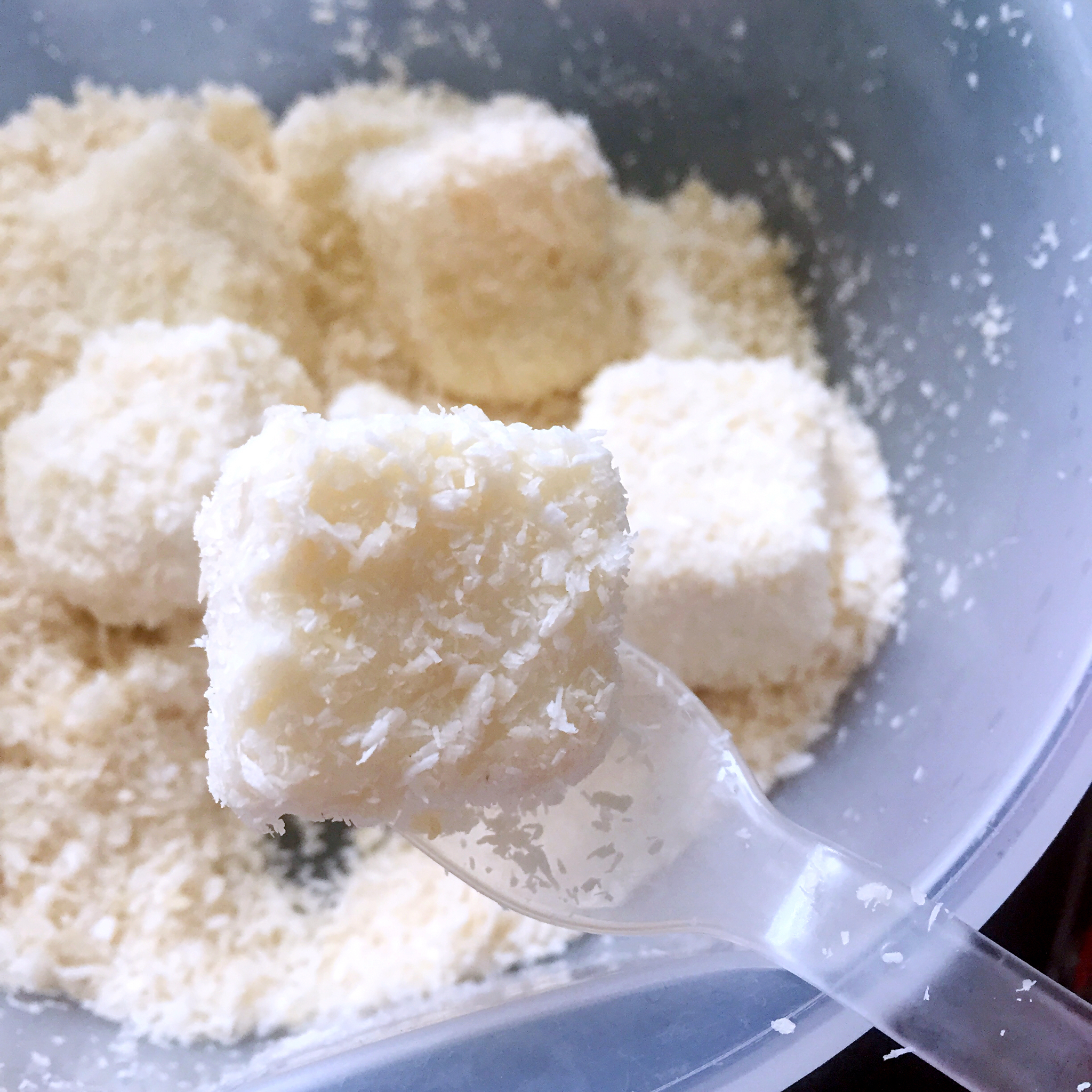 完胜85度C牛奶椰丝小方