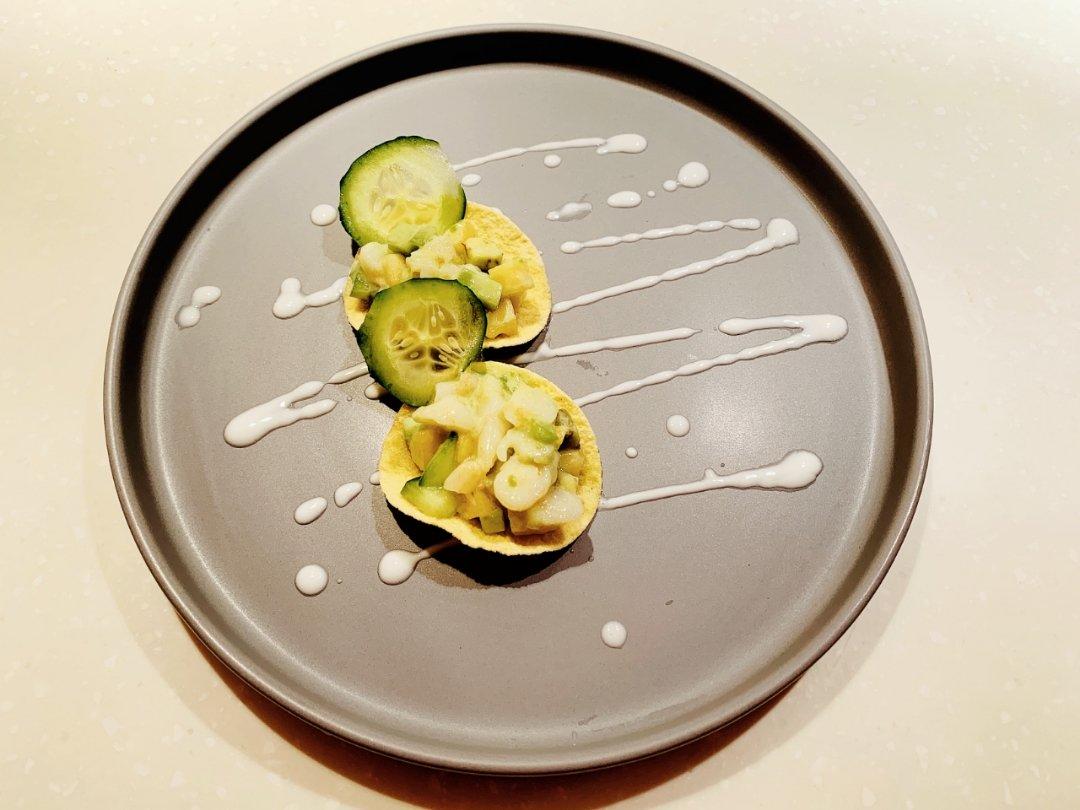 薯片牛油果大虾沙拉