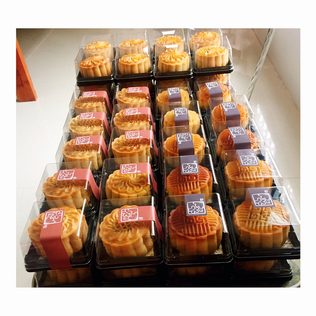 广式莲蓉（豆沙）蛋黄月饼（超详细步骤）